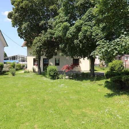 Maple Place Velika Gorica Eksteriør bilde