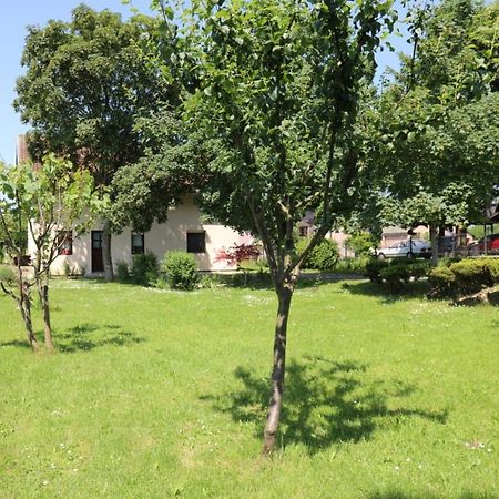 Maple Place Velika Gorica Eksteriør bilde