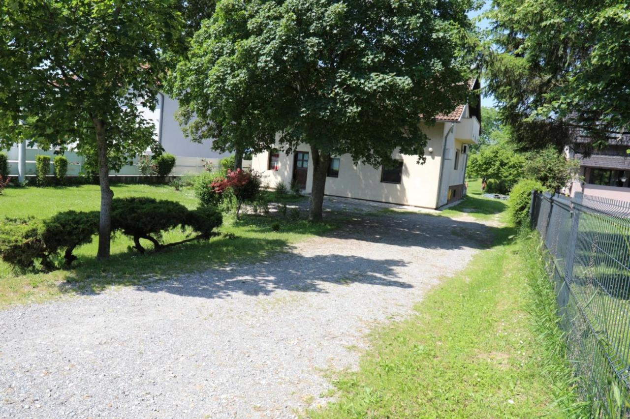 Maple Place Velika Gorica Eksteriør bilde